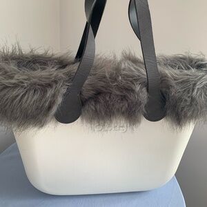 White 0 Bag with Removable Fur Insert
